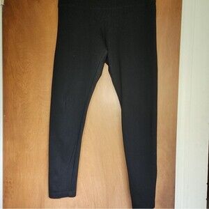 Lysse womens black leggings size Medium activewear quiet luxury